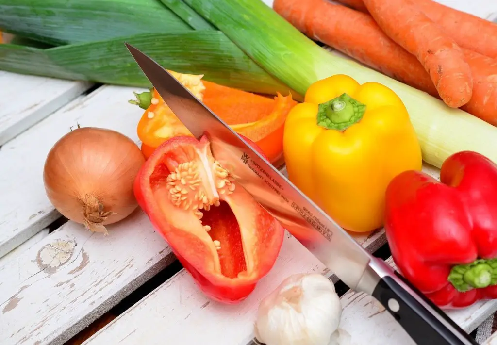 cutting vegetables 