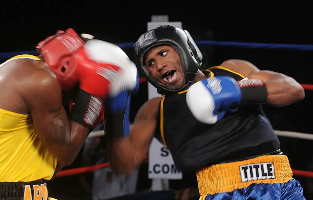 Two men boxing